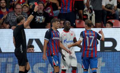  Osman Bukari dobio crveni karton protiv Viktorije 