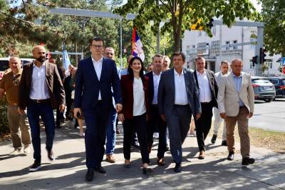  Otvorena kampanja Narodnog fronta: Najavljen rast plata do 3.500 KM i penzija do 2.000 KM 