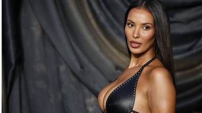  Maja Džama na premijeri "Gospode": Smjela crna kožna haljina privukla pažnju 
