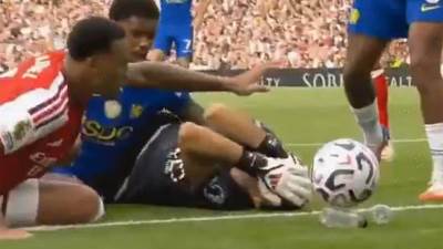  Arsenal Čelsi da li je Gabrijel trebalo da dobije crveni karton 