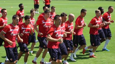  Fk Crvena zvezda u 9 utakmica probala 26 igrača 