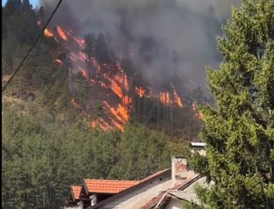  Gori iznad Konjica: Vatrogasci i dobrovoljci u borbi sa vatrenom stihijom 