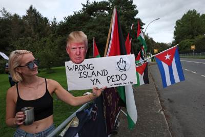  Trampa u Irskoj dočekali protesti, on poručio da je "prirodno da se Sjeverna i Republika Irska spoje" 