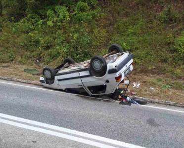  Teška saobraćajna nezgoda kod Ribnika: Automobil završio na krovu 
