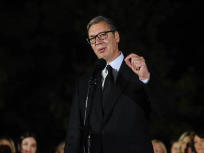  Vučić najavio podnošenje ostavke: Obraćanje ispred Predsjedništva 