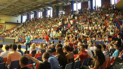  Sat vremena prije početka utakmice Srbija - Slovenija, dvorana Borik u Banjaluci je već puna 