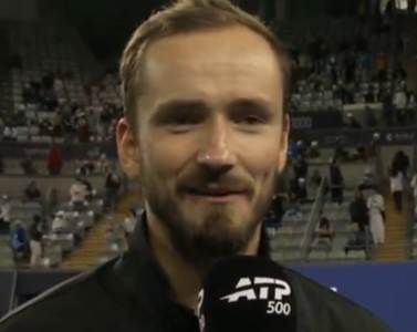  danil medvedev djokovic je star i lud  