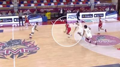  Crvena zvezda u posljednjih šest sekundi nije uspjela da faulira FMP 