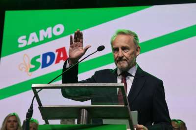  Bakir Izetbegović 