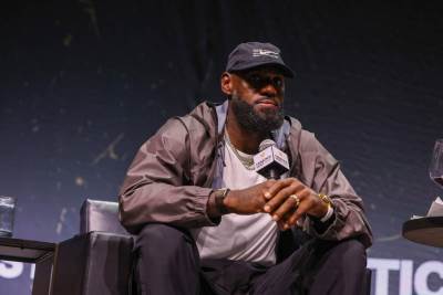  Lebron Džejms ima 41 godinu, artritis i išijas, ali hoće da igra košarku 