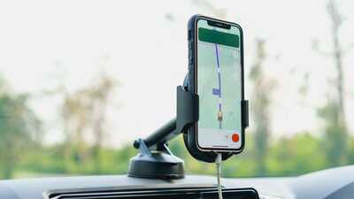  Držač za telefon na šoferšajbni ili instrument tabli nije idealno rješenje za navigaciju 