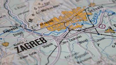  Natpis YU uznemirio putnika na aerodromu u Zagrebu 