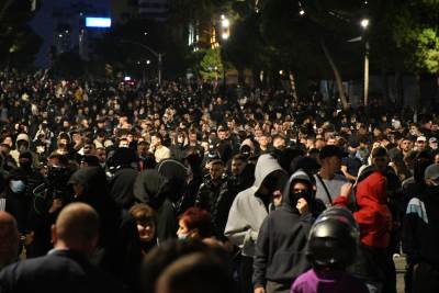  U Tirani tokom protesta povrijeđeno 26 ljudi 