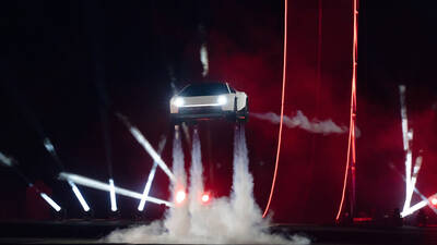  Ilon Mask predstavio najluđi Tesla automobil ikad 
