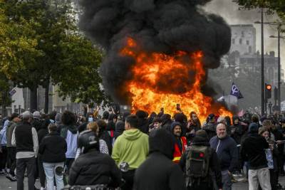  Šta se dešava u Francuskoj i zašto ljudi protestuju širom Evrope 