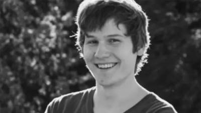  Preminuli influenser  