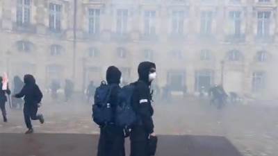  Buknuli masovni neredi širom Francuske 