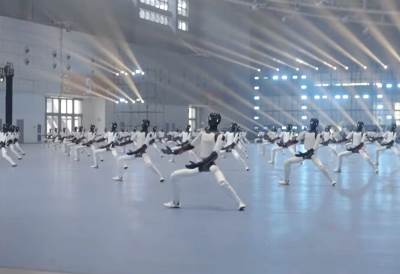  110 humanoidnih robota zaplesalo istovremeno i postavilo Guinnessov rekord 