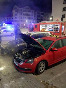  Dva auta izgorjela na Palama 